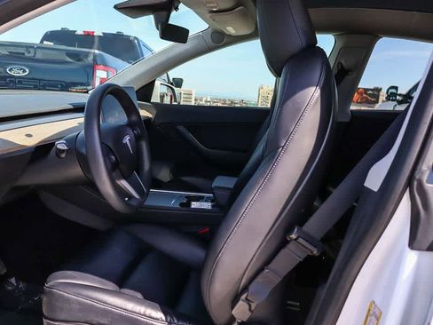 Used 2021 Tesla Model Y Long Range AWD/4WD image 16