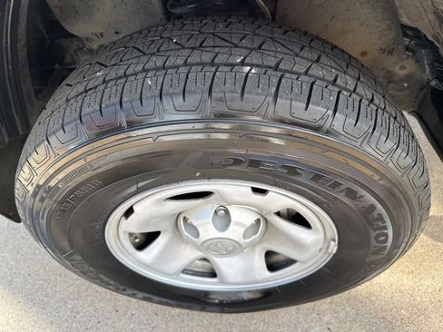 Used 2020 Toyota Tacoma SR image 21