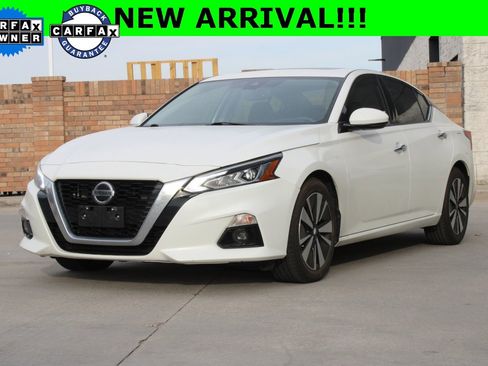 Used 2019 Nissan Altima 2.5 SV image 1
