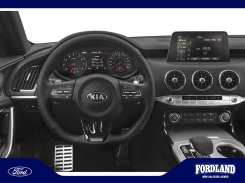 Used 2019 Kia Stinger GT2 AWD/4WD image 4