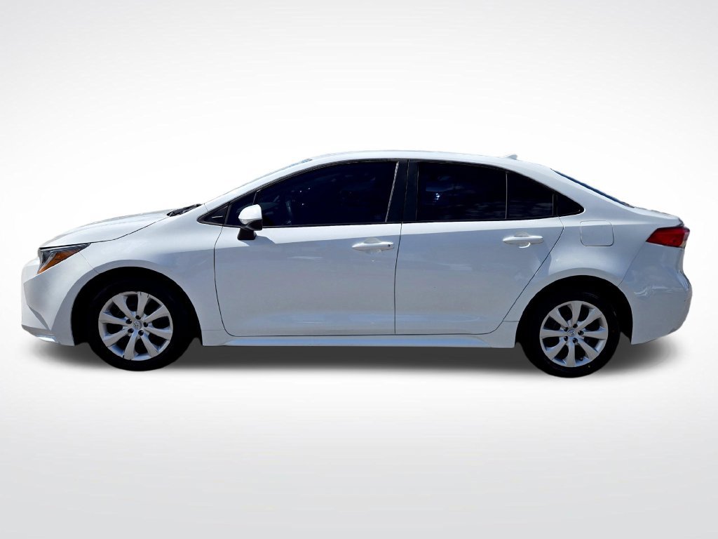 Used 2023 Toyota Corolla LE FWD image 4