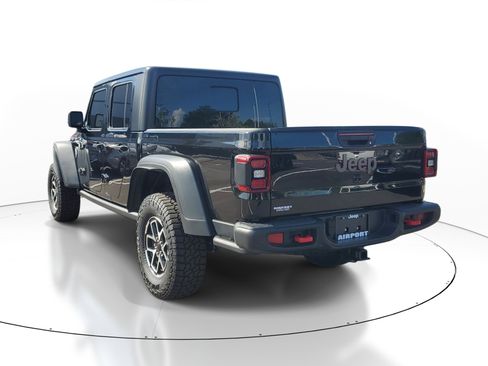 Used 2025 Jeep Gladiator Rubicon w/ Safety Group AWD/4WD image 4