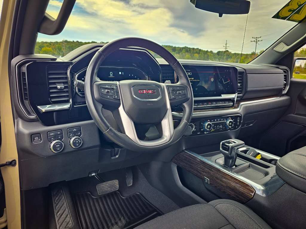Used 2023 GMC Sierra 1500 Elevation w/ LPO, Elevation Black Package AWD/4WD image 14