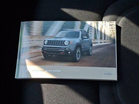 Used 2018 Jeep Renegade Latitude w/ Cold Weather Group AWD/4WD image 25