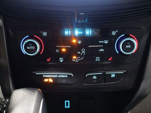 Used 2019 Ford Escape SE image 31