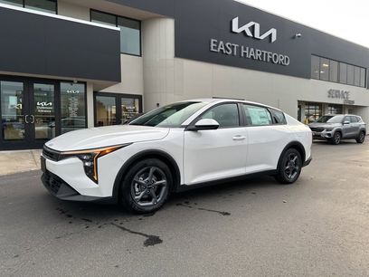 New 2025 Kia K4 LXS