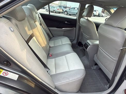 Used 2014 Toyota Camry L image 24