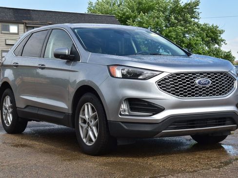 Used 2023 Ford Edge SEL w/ Convenience Package AWD/4WD image 3
