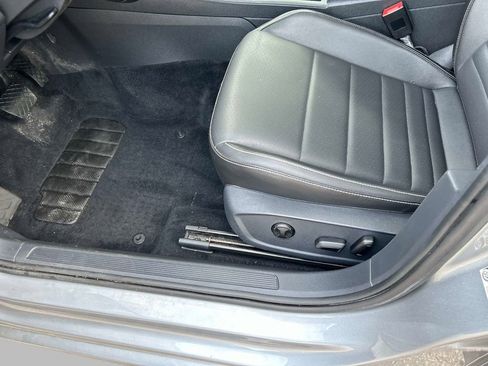 Used 2022 Volkswagen Jetta SE image 19