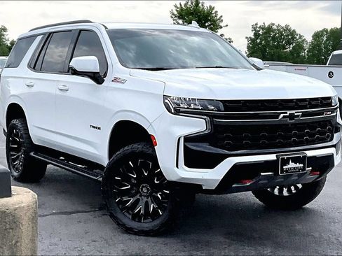 Used 2022 Chevrolet Tahoe Z71 w/ Luxury Package AWD/4WD image 37