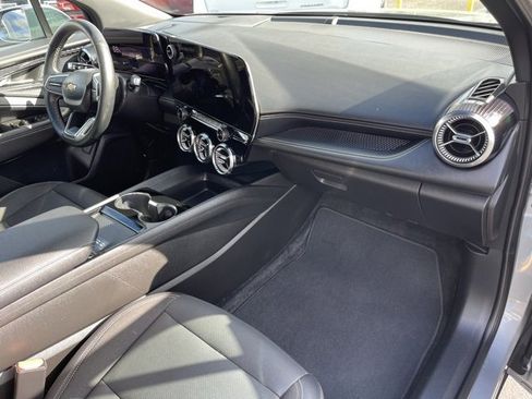 Used 2024 Chevrolet Blazer EV LT image 11