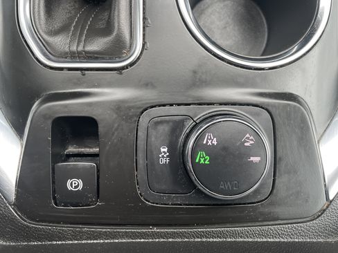 Used 2018 Chevrolet Traverse LT image 36