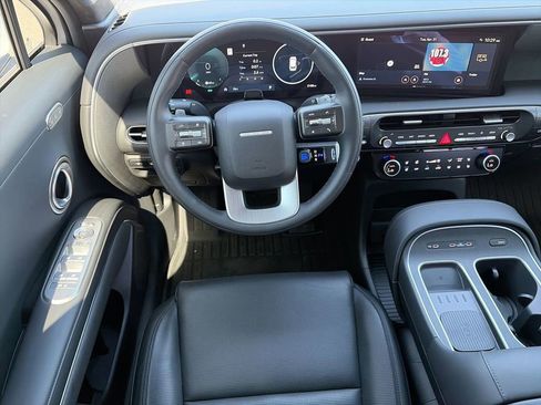 Used 2026 Hyundai Palisade Calligraphy FWD image 11