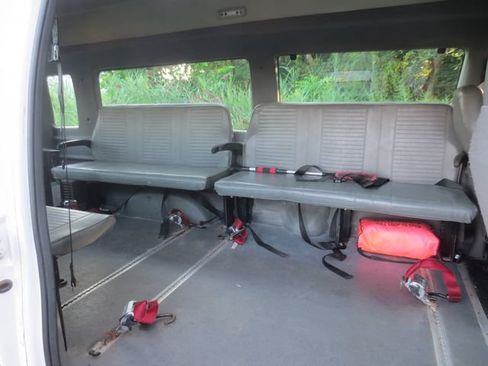 Used 2009 Ford E-250 and Econoline 250 Extended RWD image 8