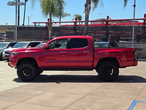 Used 2019 Toyota Tacoma SR5 RWD image 9