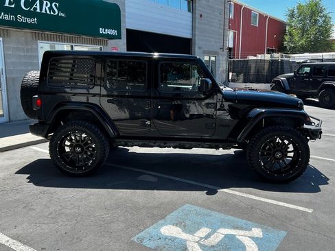 Used 2020 Jeep Wrangler Unlimited Sahara w/ Uconnect 4C Nav & Sound Group AWD/4WD image 8