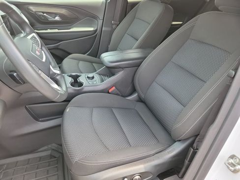 Used 2024 GMC Terrain SLE w/ Driver Convenience Package FWD image 14