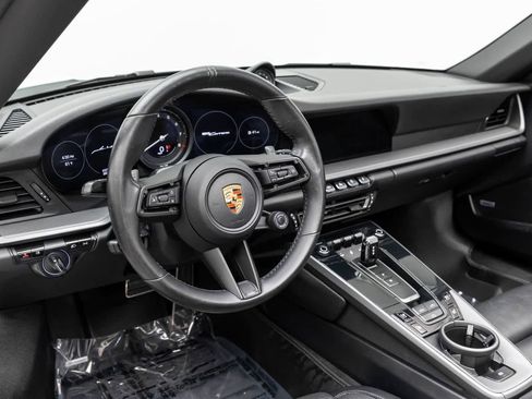 Used 2020 Porsche 911 Carrera RWD image 2