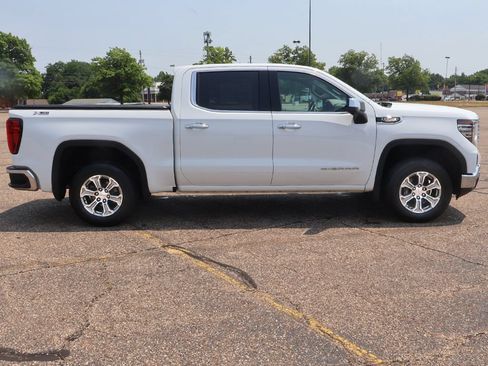 Used 2022 GMC Sierra 1500 SLT w/ SLT Convenience Package AWD/4WD image 23