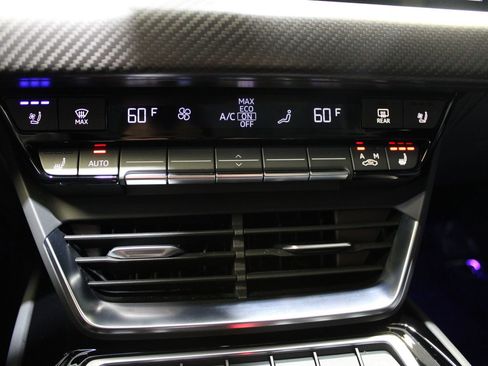 Used 2023 Audi e-tron GT Prestige AWD/4WD image 38