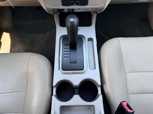 Used 2010 Ford Escape XLT FWD image 15