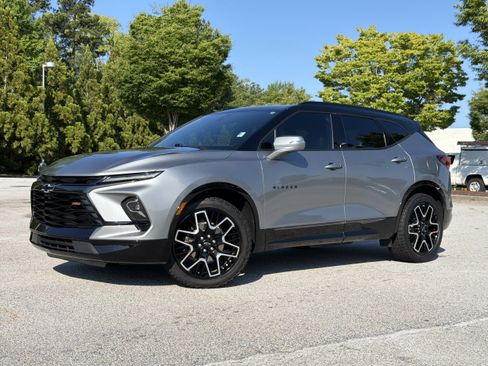 Used 2023 Chevrolet Blazer RS w/ Driver Confidence II Package FWD image 1
