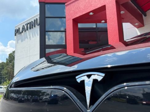 Used 2022 Tesla Model S Plaid AWD/4WD image 3