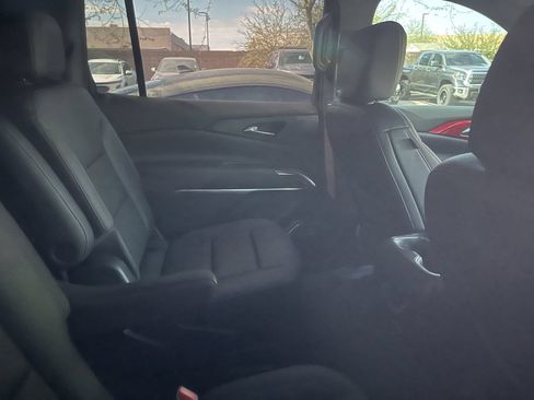 Used 2025 Chevrolet Traverse Z71 w/ Enhanced Driving Package AWD/4WD image 8
