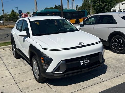 Certified 2025 Hyundai Kona SE AWD/4WD image 5