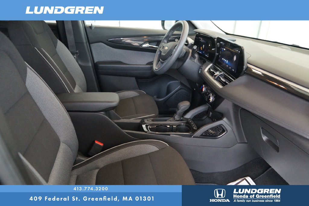 Used 2025 Chevrolet TrailBlazer LT AWD/4WD image 31