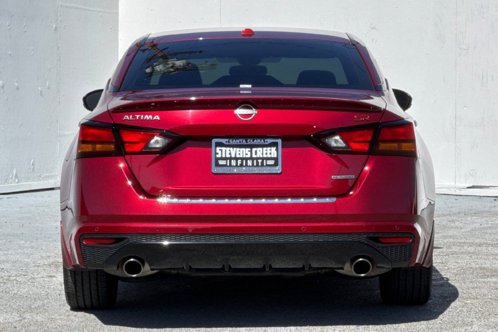Used 2023 Nissan Altima 2.0 SR FWD image 4