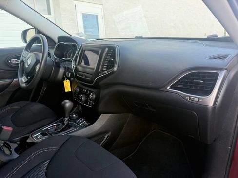Used 2020 Jeep Cherokee Latitude AWD/4WD image 42