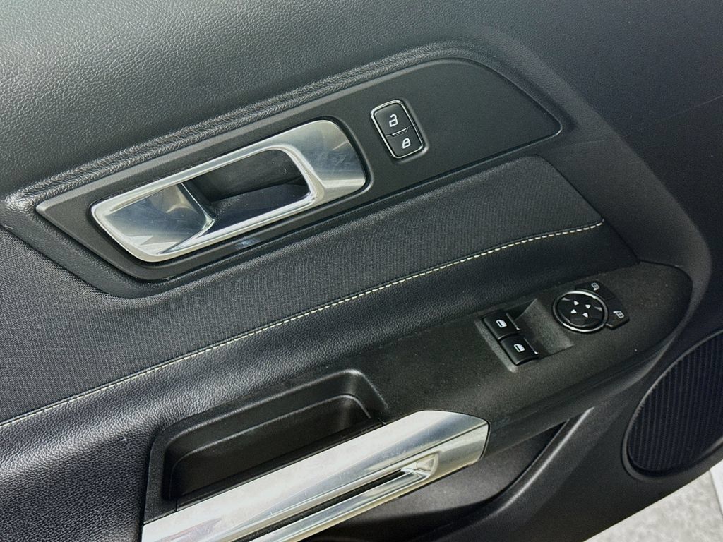 Used 2022 Ford Mustang Coupe RWD image 18