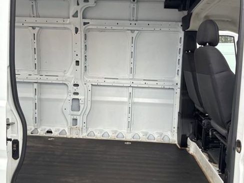 Used 2025 RAM ProMaster 2500 w/ Convenience Group image 19