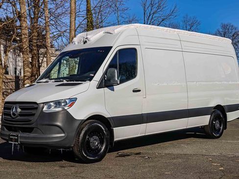 Used 2024 Mercedes-Benz Sprinter 2500 w/ Acoustic Package image 3