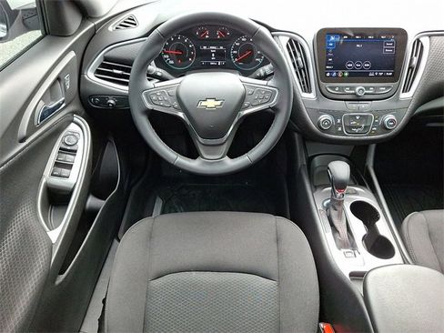Used 2024 Chevrolet Malibu RS image 11