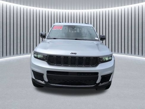 Used 2024 Jeep Grand Cherokee L Laredo AWD/4WD image 15