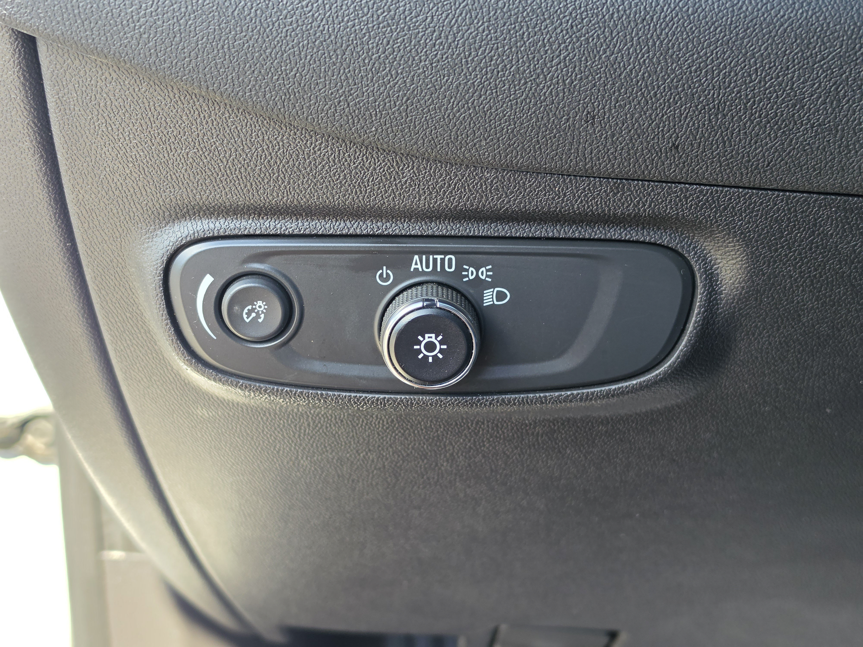 Used 2024 Chevrolet Equinox LT FWD image 32