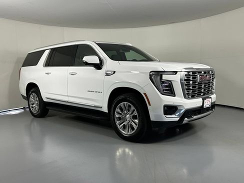 Used 2025 GMC Yukon XL Denali AWD/4WD image 1