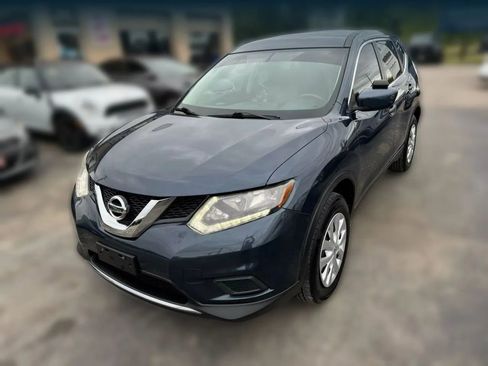 Used 2016 Nissan Rogue S image 2
