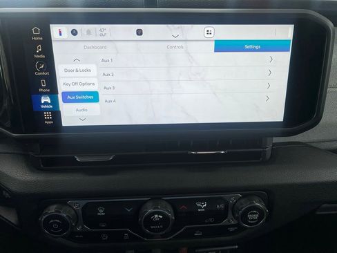 Used 2024 Jeep Wrangler Sport S AWD/4WD image 40