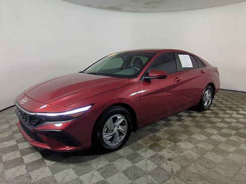 Certified 2026 Hyundai Elantra SE image 9