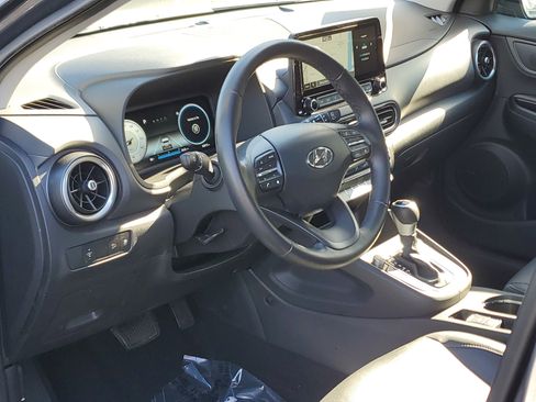Certified 2023 Hyundai Kona Limited FWD image 9
