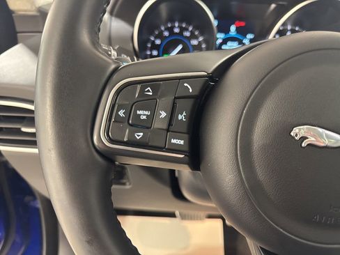 Used 2020 Jaguar F-PACE Premium image 9