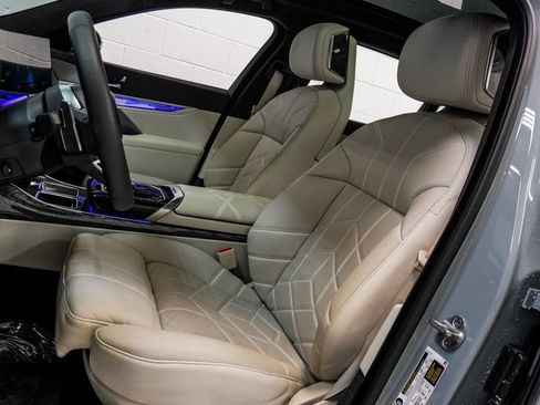 Used 2023 BMW 760i xDrive w/ Executive Package AWD/4WD image 6