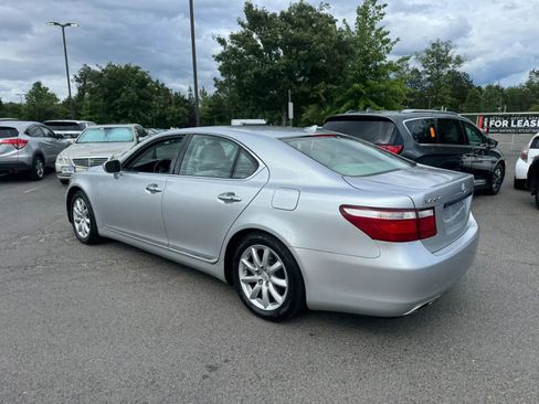 Used 2007 Lexus LS 460 RWD image 4