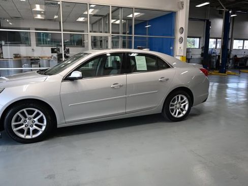 Used 2015 Chevrolet Malibu LT w/ Power Convenience Package FWD image 7