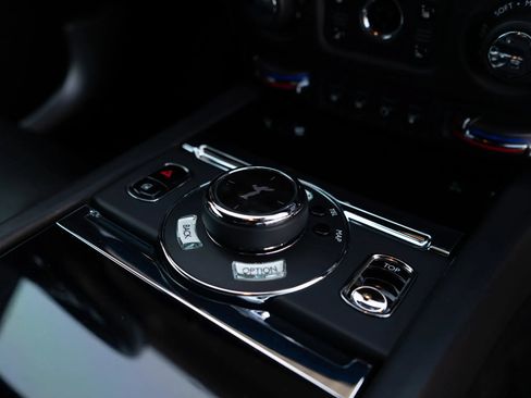 Used 2017 Rolls-Royce Dawn RWD image 70