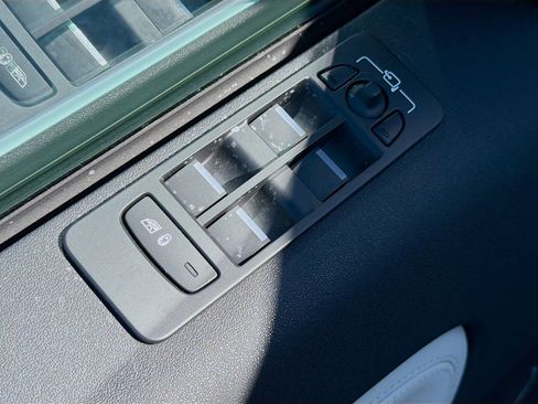 Used 2023 Land Rover Discovery Sport S R-Dynamic image 23