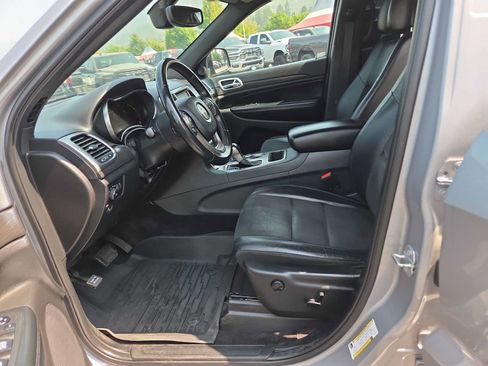 Used 2018 Jeep Grand Cherokee Altitude AWD/4WD image 19